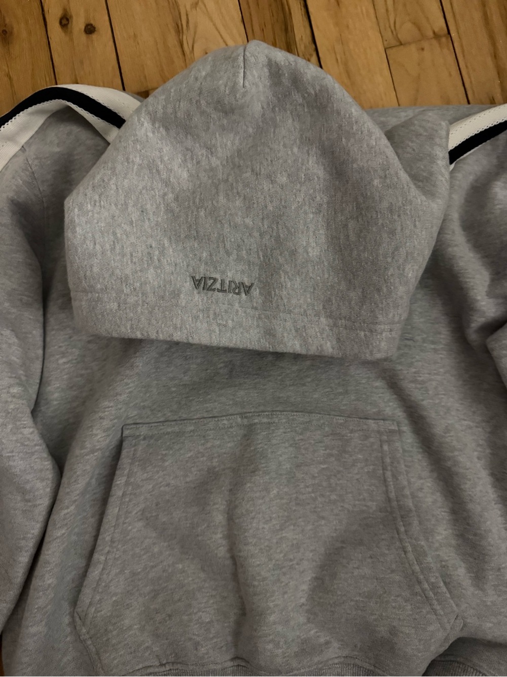 Aritzia Cozy Sweatfleece Perfect Hoodie - Picture 2 of 6